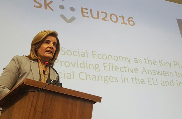 LA MINISTRA BAÑEZ AFIRMA QUE LA ECONOMÍA SOCIAL HA SIDO PROTAGONISTA.....